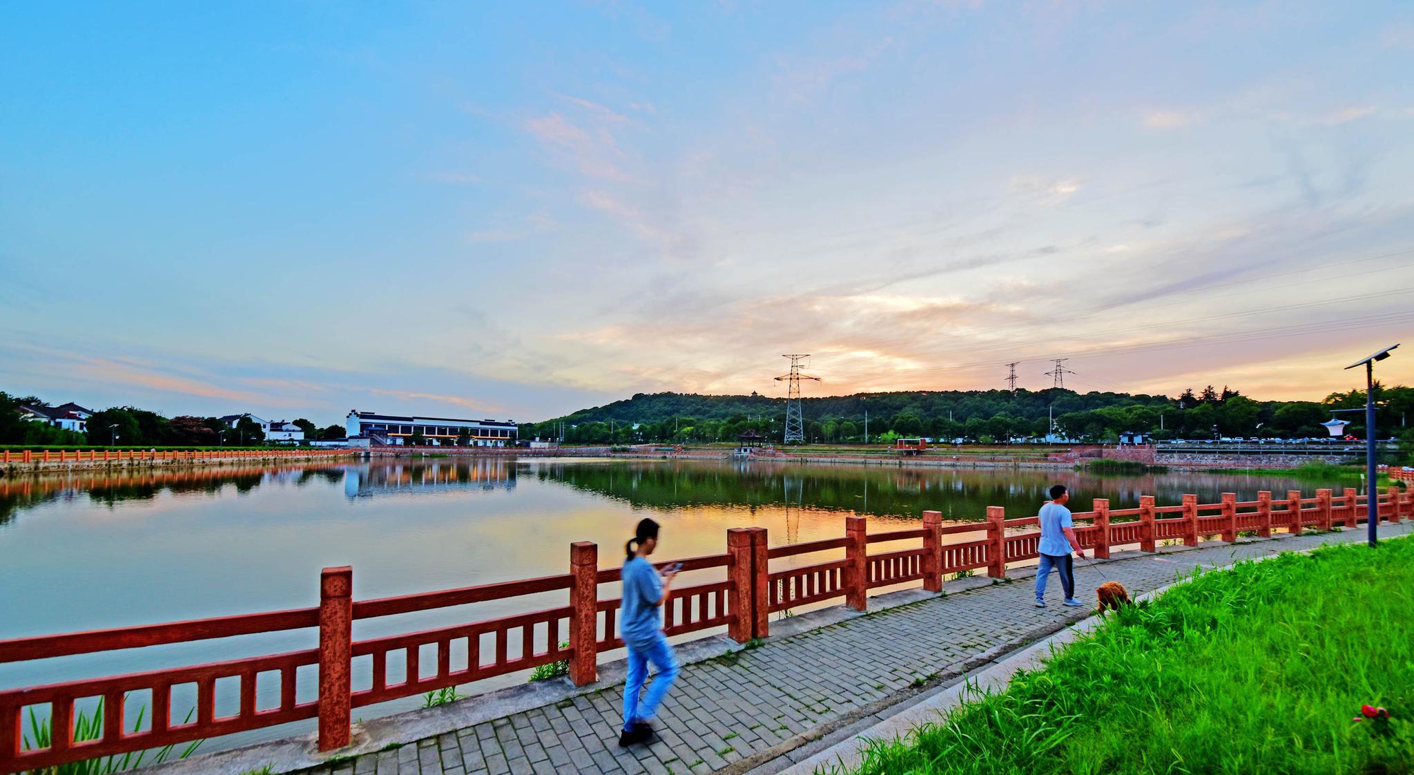 水乡暮色静谧甜美