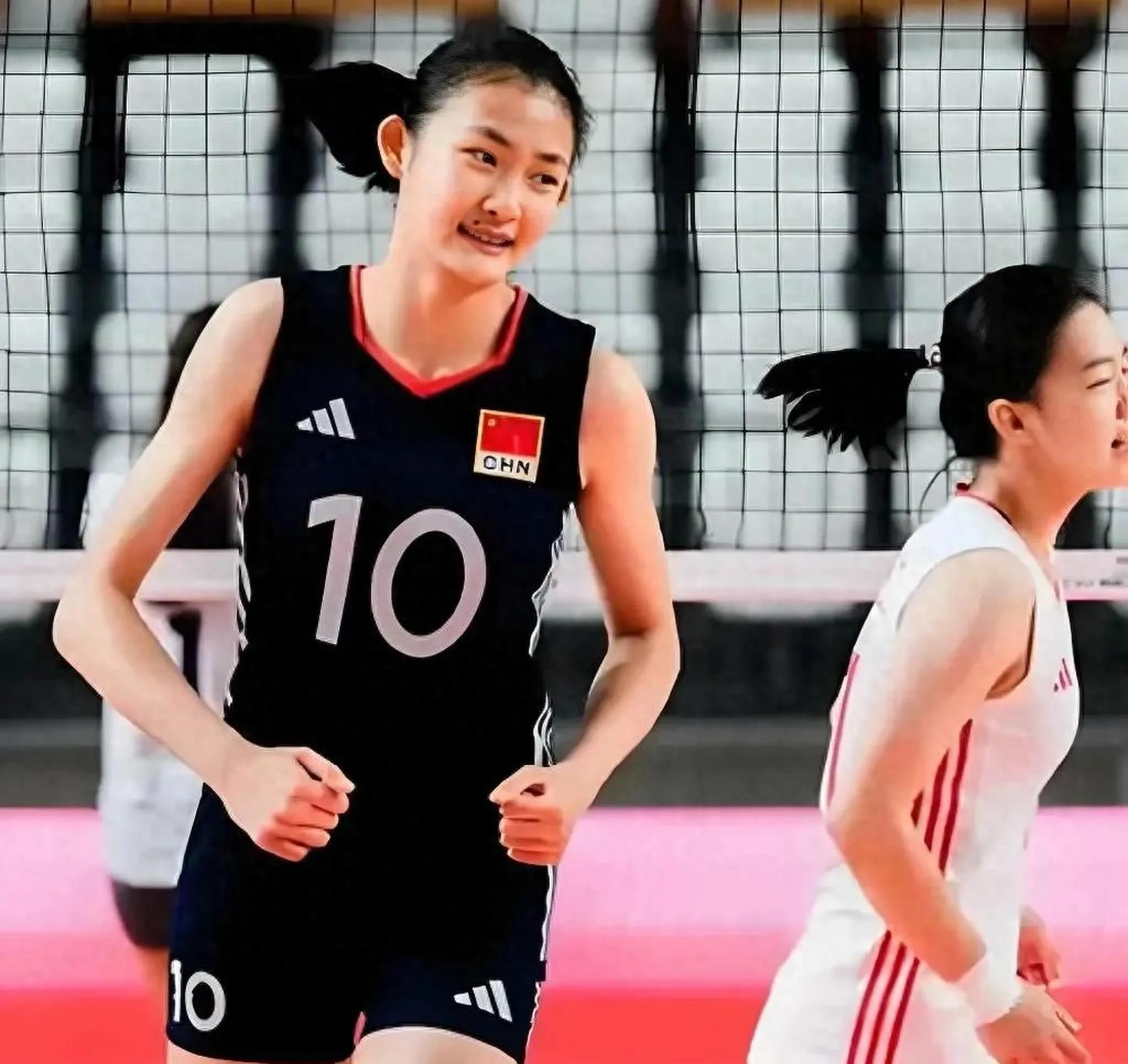 天赋越练越没了！昔日“小朱婷”黄悦鑫，被上海队训练成普通球员