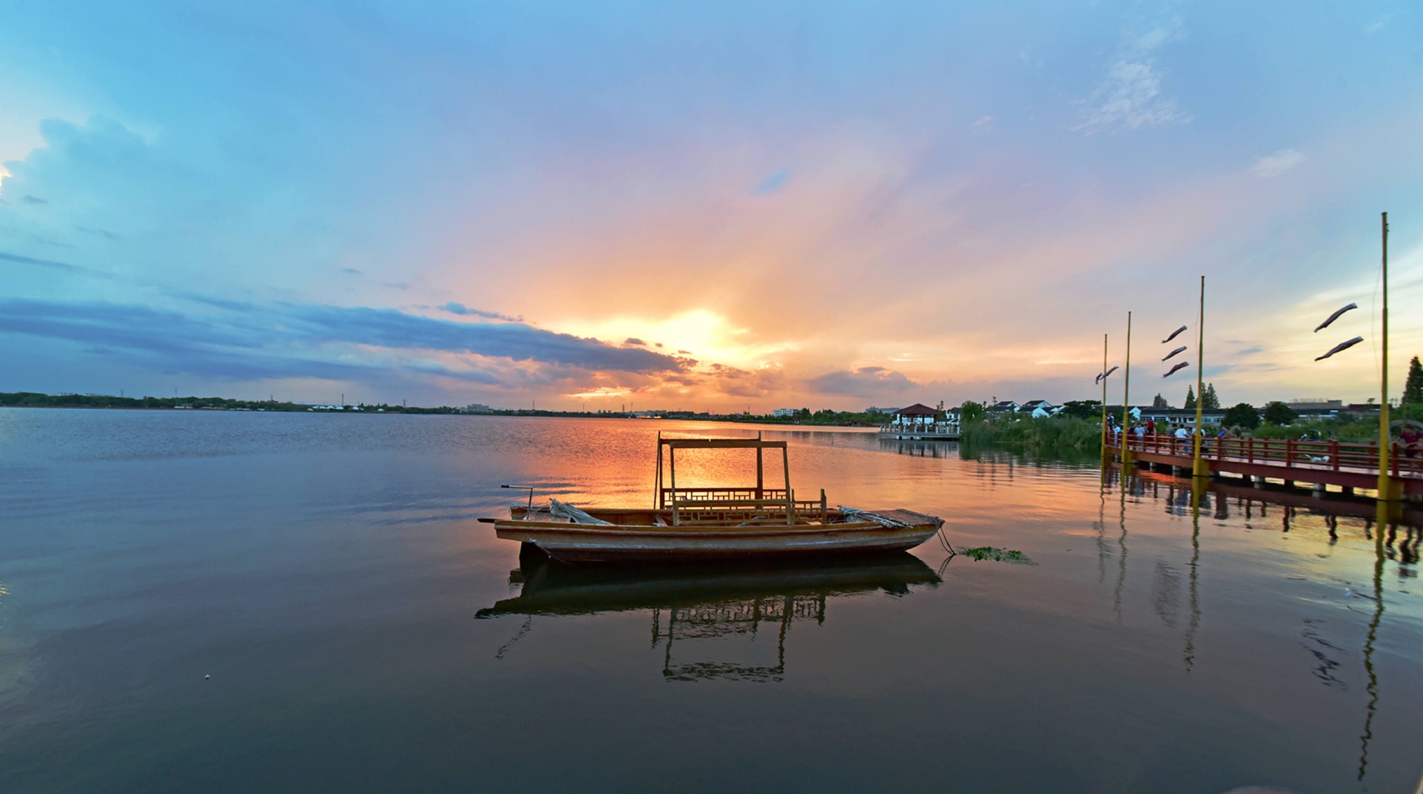 夕照鹅湖玫瑰园,无锡锡山区鹅湖镇,江苏省特色田园乡村—鹅湖村__财经