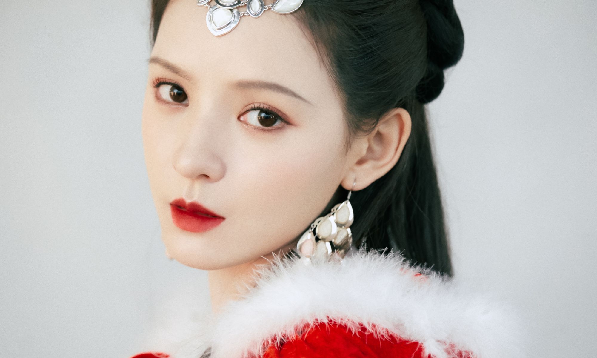 张予曦王昭君扮相好绝__财经头条