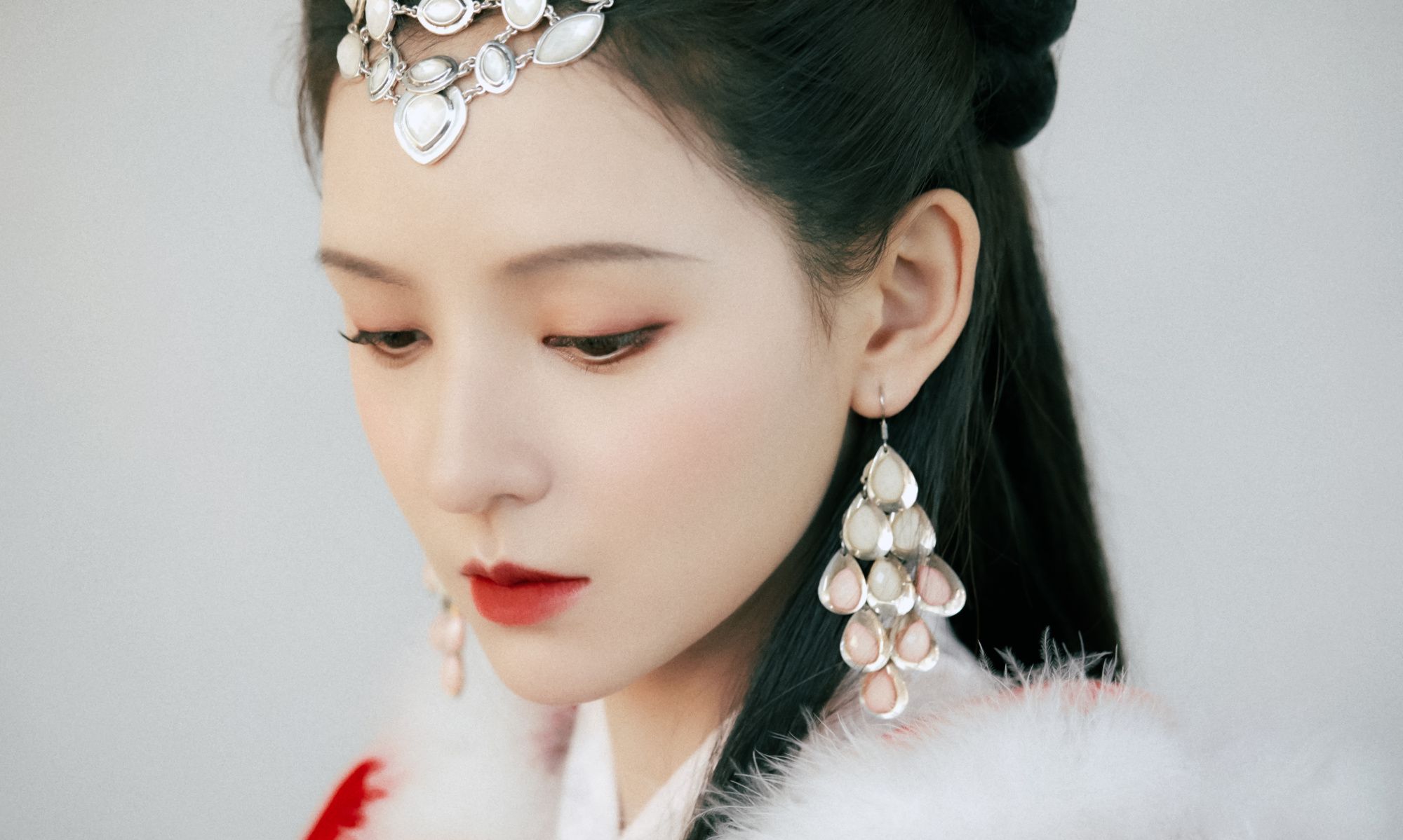 张予曦王昭君扮相好绝__财经头条