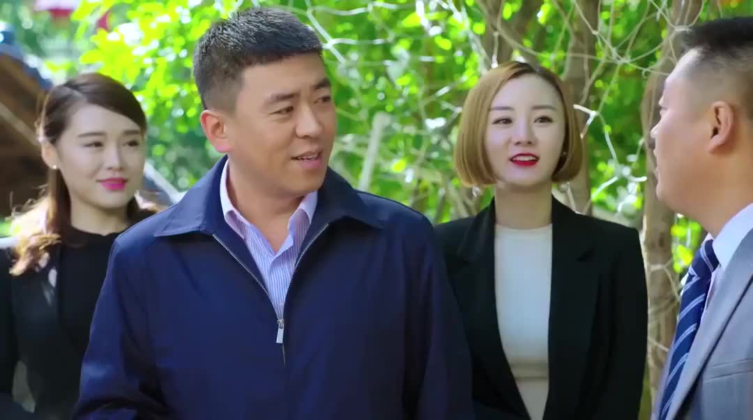 乡村爱情9郭金山考察了宋晓峰的山庄挺不错