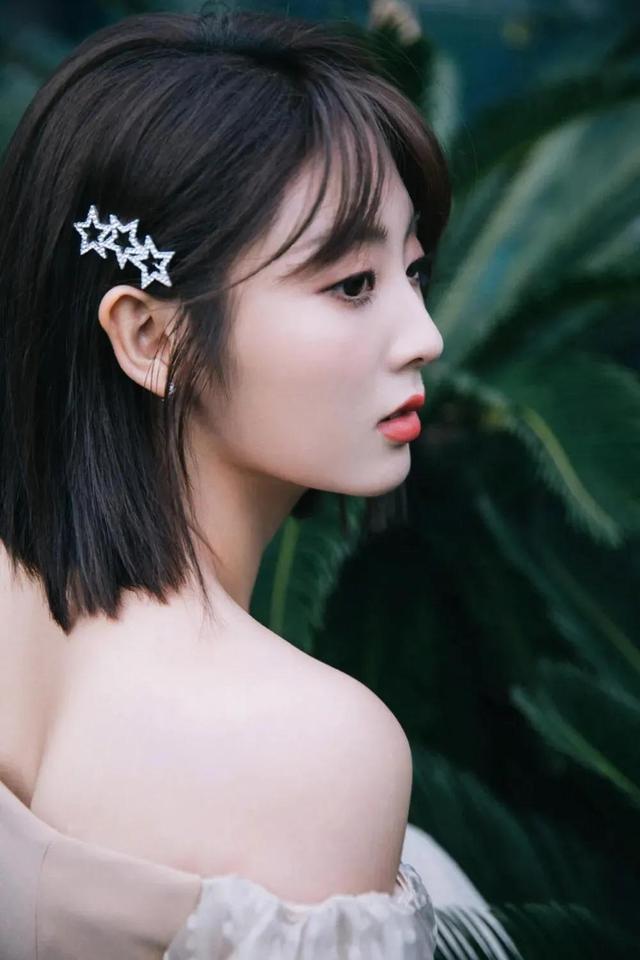 邢菲:俏皮可爱,甜美灵动!__财经头条