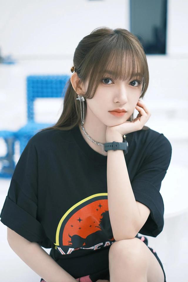 美丽可人的程潇!__财经头条