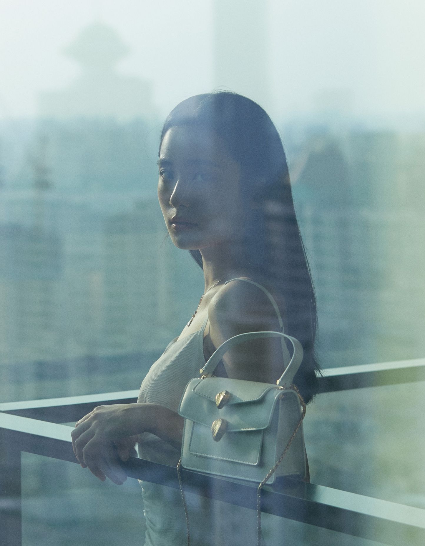 范诗然时尚首秀诠释纯白浪漫