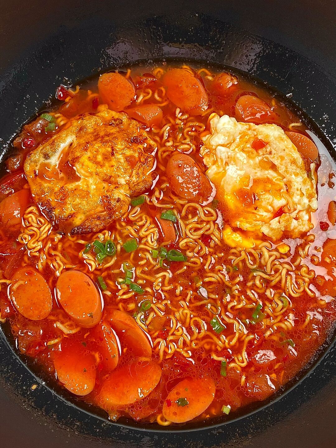 酸汤番茄泡面好吃的连汤汁都一起喝掉酸爽开胃是真的香哇