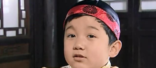 《大宅门》香秀以丫环之身嫁给白七爷成为大宅门里正房太太,在众目