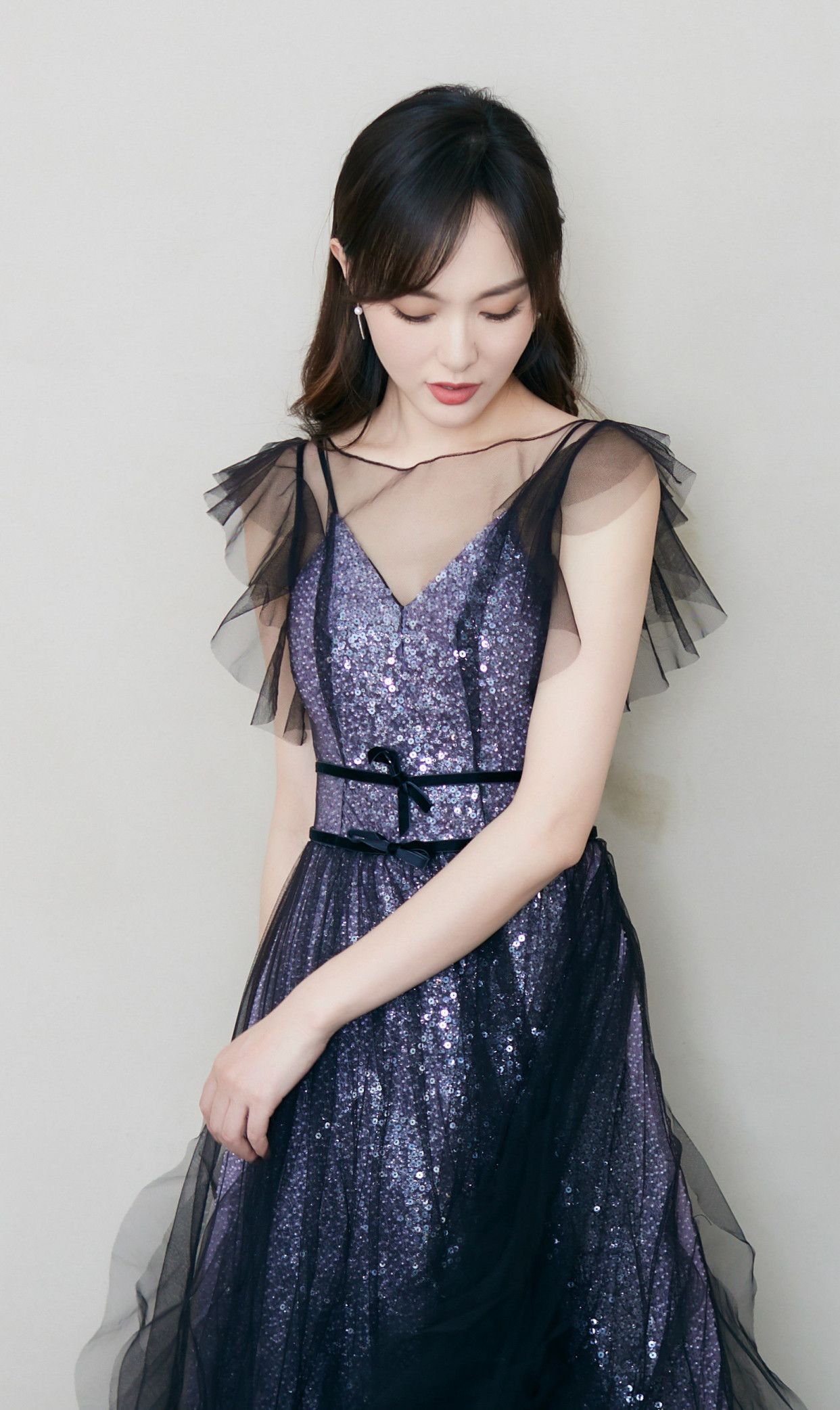 唐嫣精美照,美糖这小眼神,温婉气质感真的很迷人