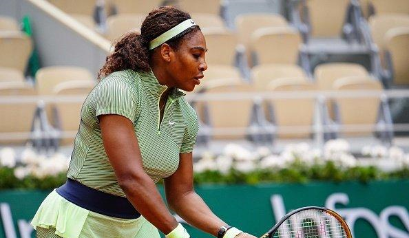 法网传喜讯中国金花淘汰美国组合小威廉姆斯21惊险晋级