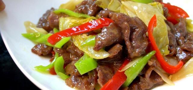 好吃好看的咸菜炒牛肉就做好啦.喜欢的朋友可以试一下哦.