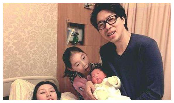 5年前秦海璐冒险生下巨婴症儿子如今那个孩子长什么样