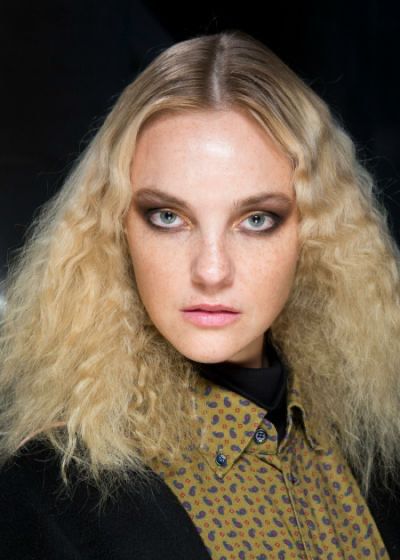 今天是你的生日:巴西超级名模一一卡罗琳·特伦尼