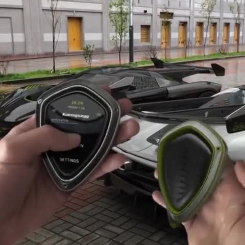 柯尼塞格的车钥匙太帅了,科技感十足!