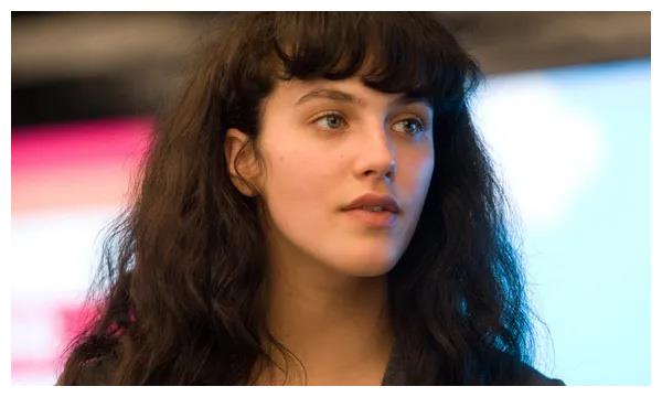 黑镜第二季影像风格温和但冲突加剧更多深层内涵待发掘