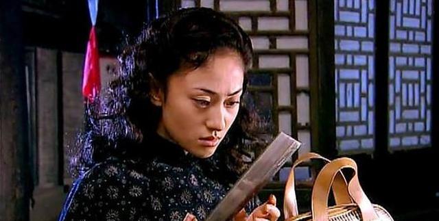 《大宅门》报应太快,亲姐妹为了5块钱,生生要了她的命!