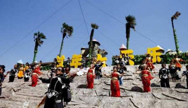 四川矮人村:老人普遍80厘米,却不是患有侏儒症,而是吃出来的休闲区蓝鸢梦想 - Www.slyday.coM 四川矮人村:老人普遍80厘米,却不是患有侏儒症,而是吃出来的休闲区蓝鸢梦想 - Www.slyday.coM