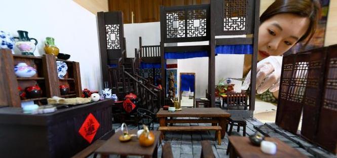 "95后"女孩微观还原"同福客栈"向经典电视剧致敬