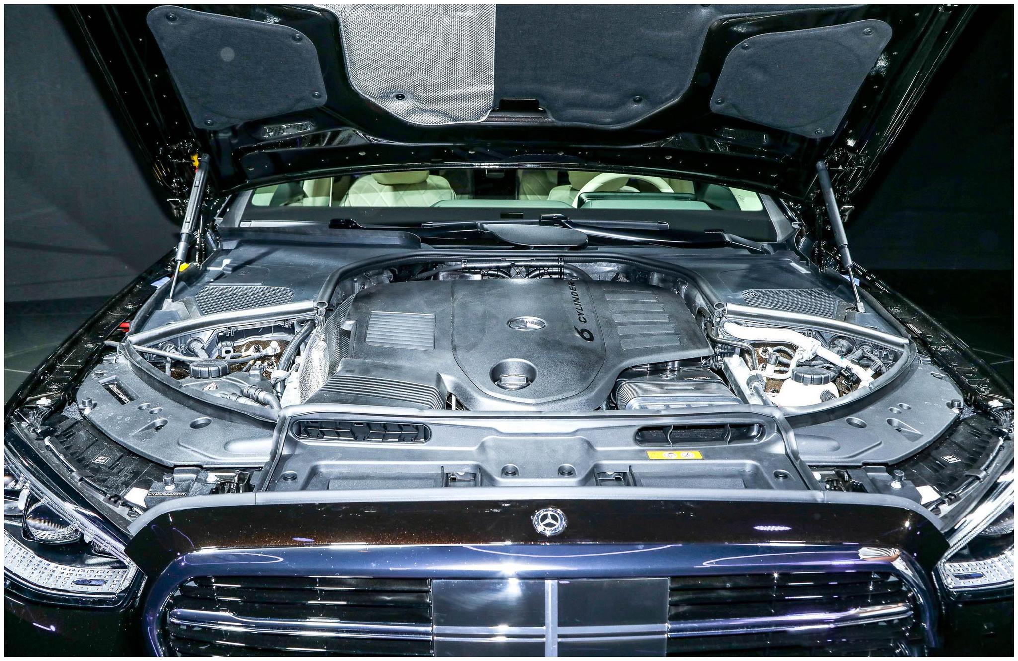 0t直列六缸发动机 48伏轻混系统,最大功率达到320千瓦;据悉,新一代s级