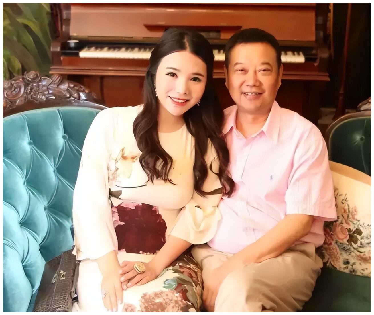 “顶级名媛”余晚晚:一条裙子顶一套房,680平豪宅7小时逛不完__财经头条