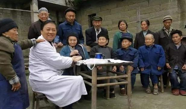 四川矮人村：老人普遍80厘米，却不是患有侏儒症，而是吃出来的休闲区蓝鸢梦想 - Www.slyday.coM