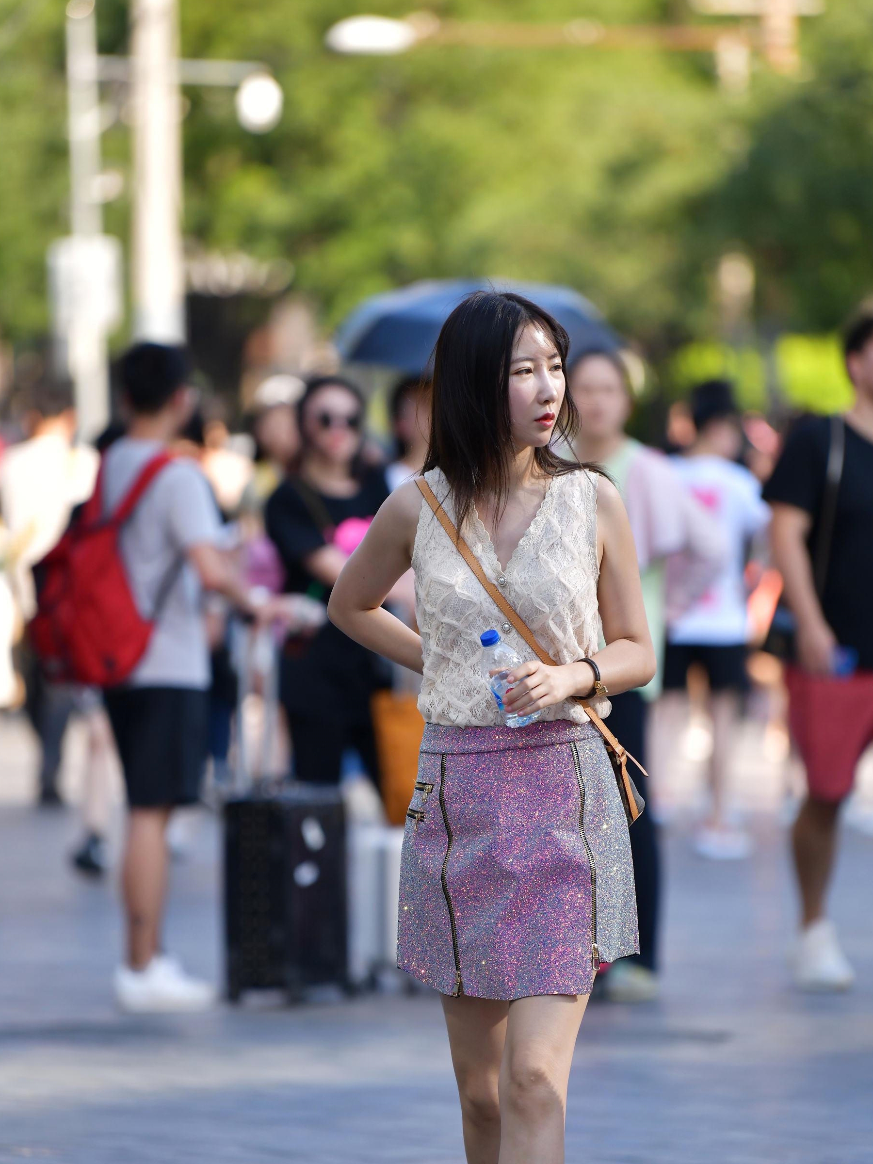 今年夏天流行的裙子,哪些是你比较喜欢的?你会穿着裙子出门么?