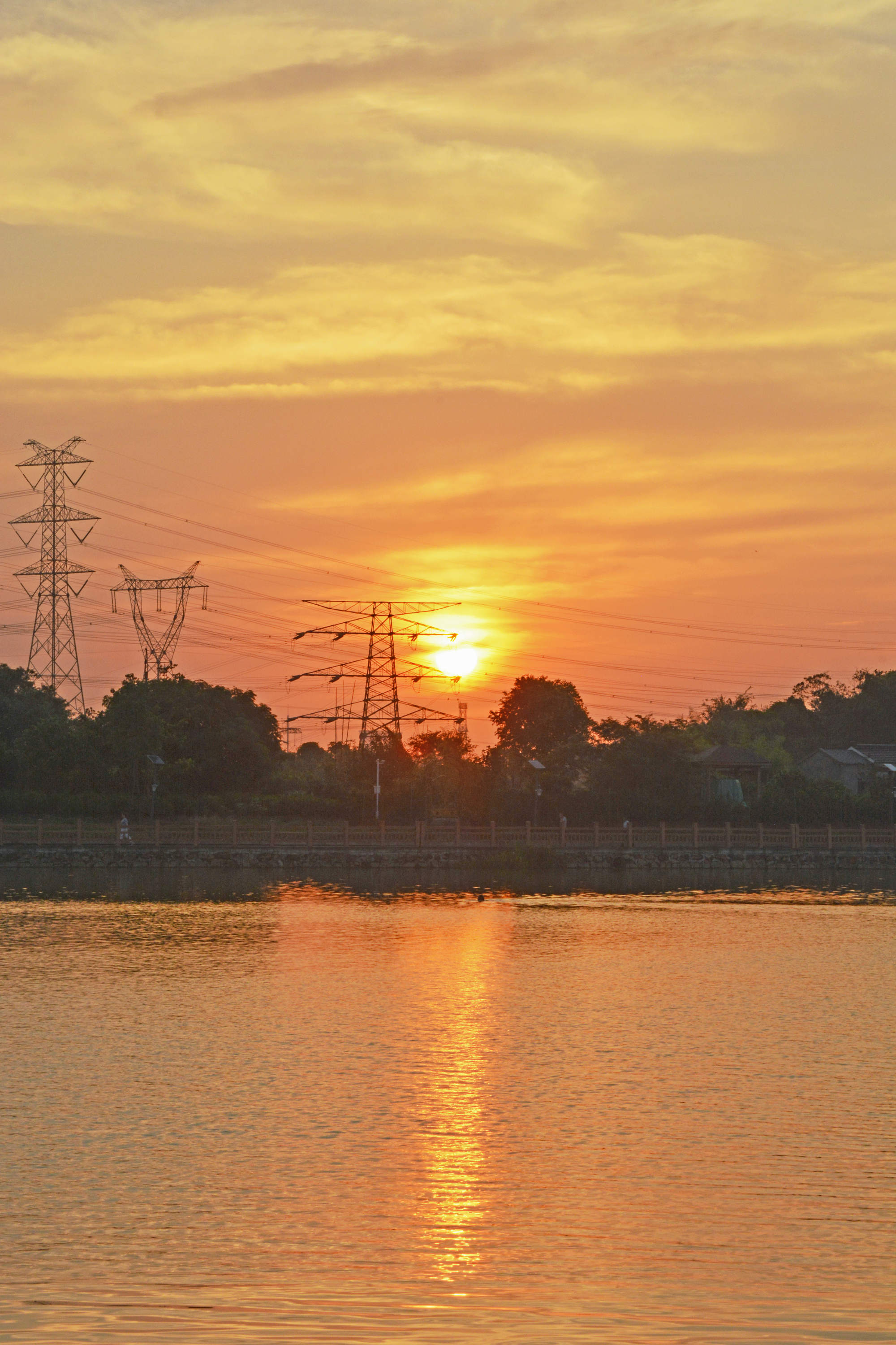 日出朝霞山村美