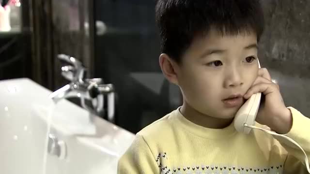 恋恋不忘:向父大病初愈,童童太招人喜爱,向父心情大好!