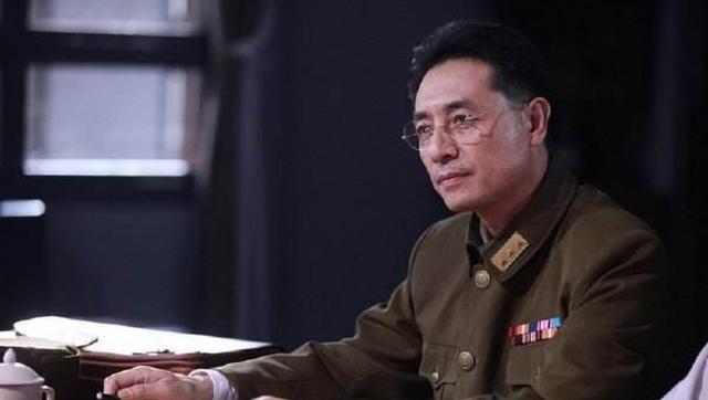 他导演和饰演了央视版《红楼梦》《三国演义》,还饰演过张治中|吴晓东