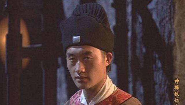 抛开剧中的角色,饰演张环的演员名字叫梁凯,是《神探狄仁杰》系列里的