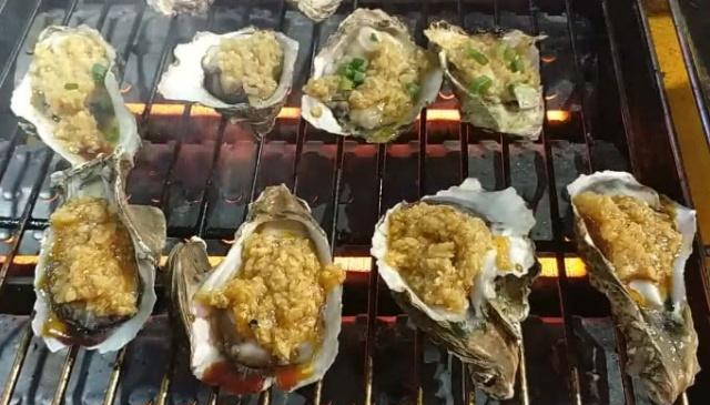 烤大蒜又是什么诡异的食物,味道很“黑暗”?吃过的人可不这么说休闲区蓝鸢梦想 - Www.slyday.coM 烤大蒜又是什么诡异的食物,味道很“黑暗”?吃过的人可不这么说休闲区蓝鸢梦想 - Www.slyday.coM