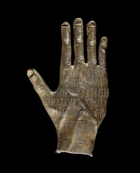 大英博物馆展出诡异"铜手",它模样有点怪,还解开三个历史谜团