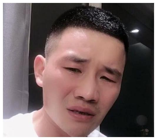 嘎子哥带货翻车,直播间抹眼泪被潘长江教育,怎么沦落成这样