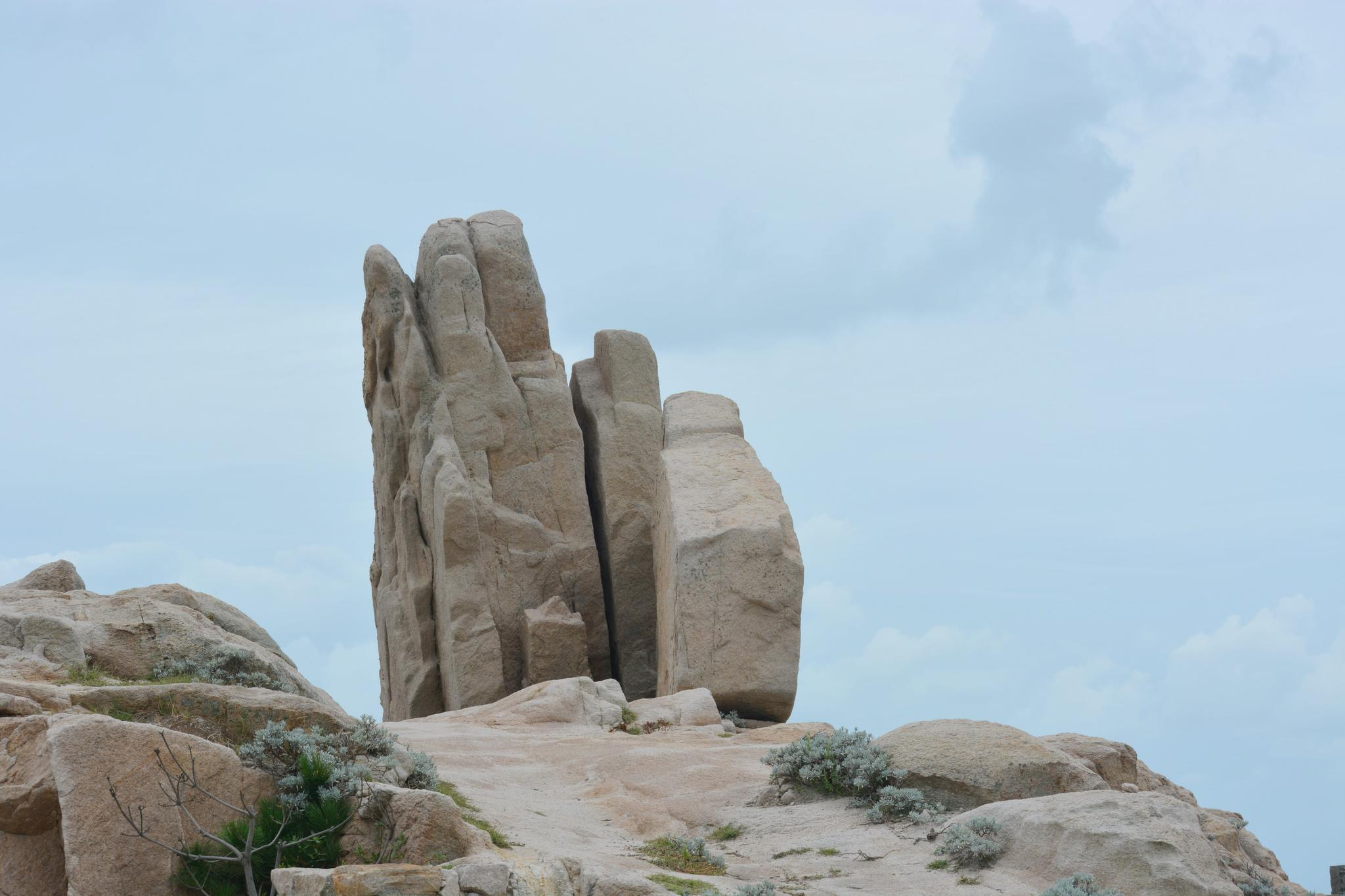 绝壁都能甩它十条马路,唯一值得一拍的也就这块得找好角度的"佛手石"