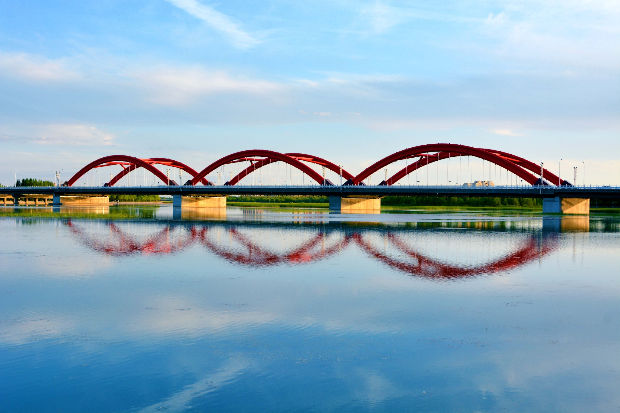 金光穿过通辽市彩虹桥原创拍摄