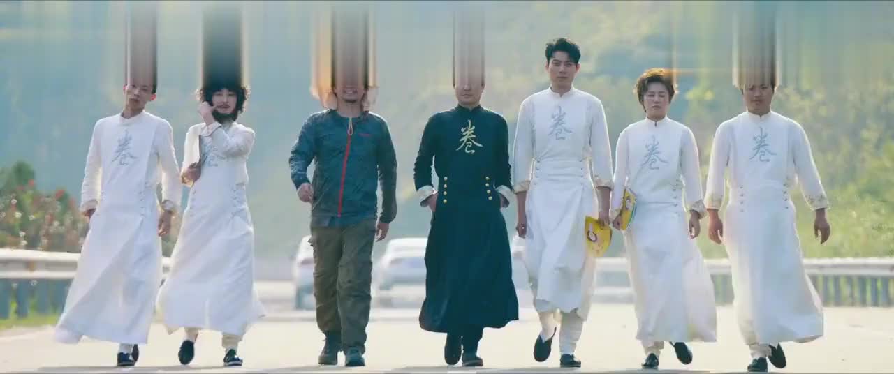 羞羞的铁拳艾迪生学成下山掌门在临别之际展露一招武林绝学