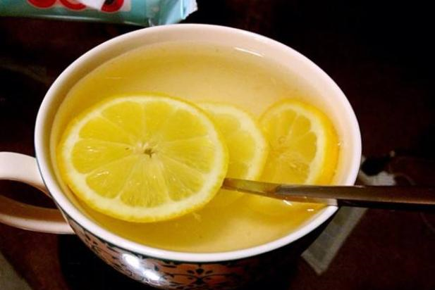 难怪发苦不好喝,这才是正确做法,清爽美味|柠檬水|柠檬|美白_新浪新闻