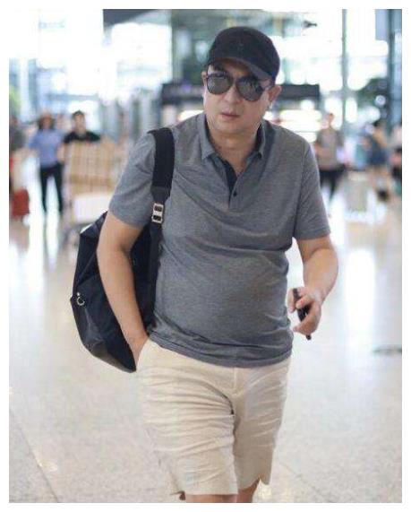 同样是步入中年,陆毅胖出双下巴,张嘉译略显沧桑,而他遭人嫌弃