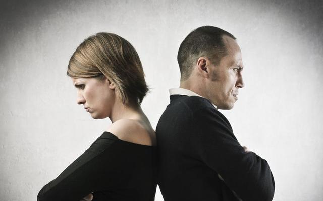 吵架后的态度很重要很多人吵架因为无果,所以就开始冷战,谁也不理谁