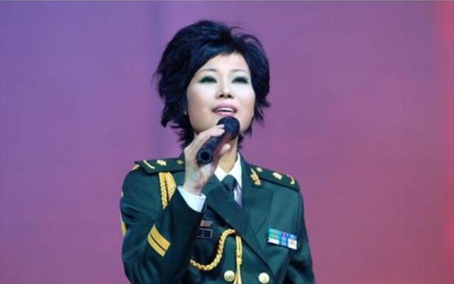 她是电视剧歌后 患癌后切乳保命 终在演唱会上复发遗憾逝世
