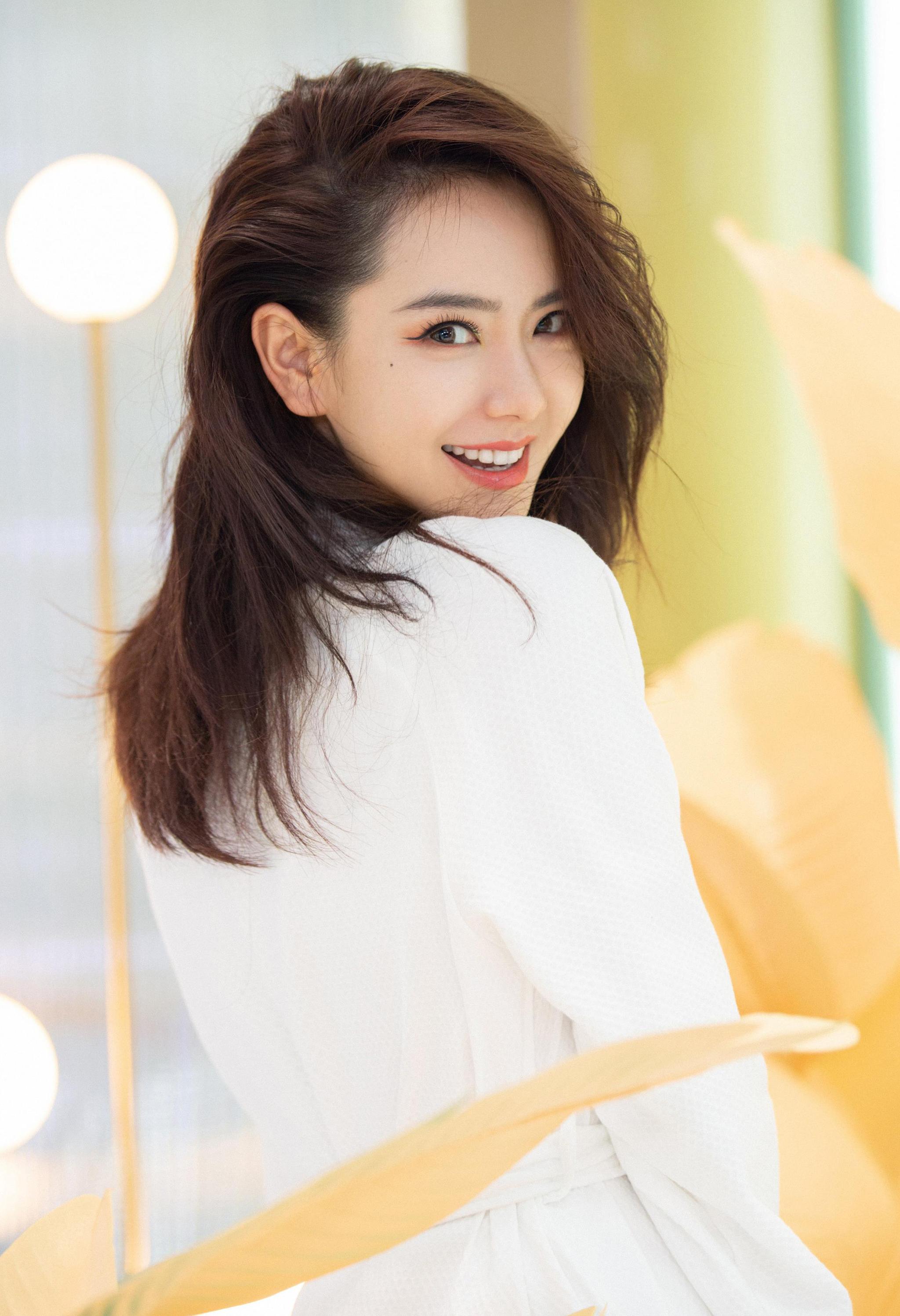 戚薇:第8027期时尚潮流美图欣赏