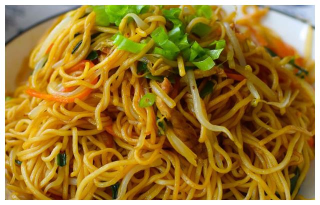 蒸面条时,这3个小技巧要牢记,面条爽滑筋道,不成