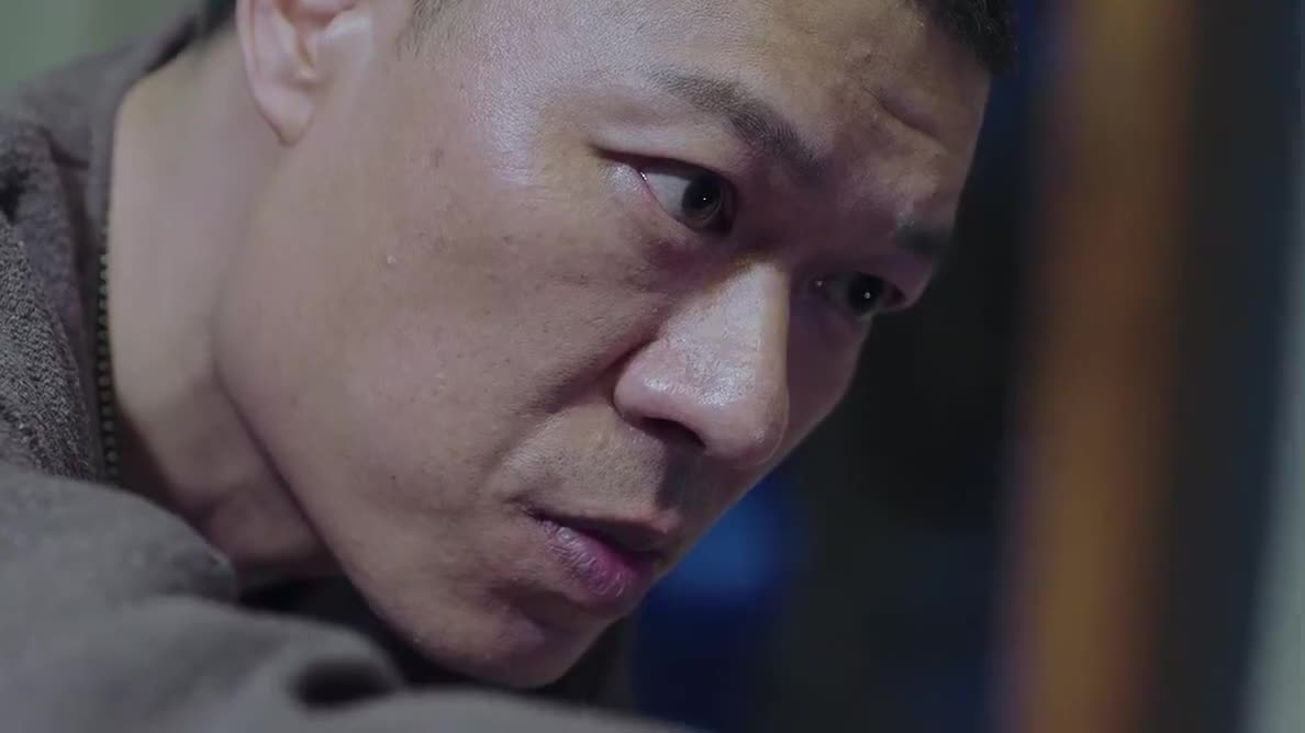 卧底归来:原以为小伙必死无疑,没想黑帮老大反而很器重他