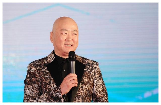 他参与了23届春晚,被称为春晚钉子户,因一句台词被雪藏