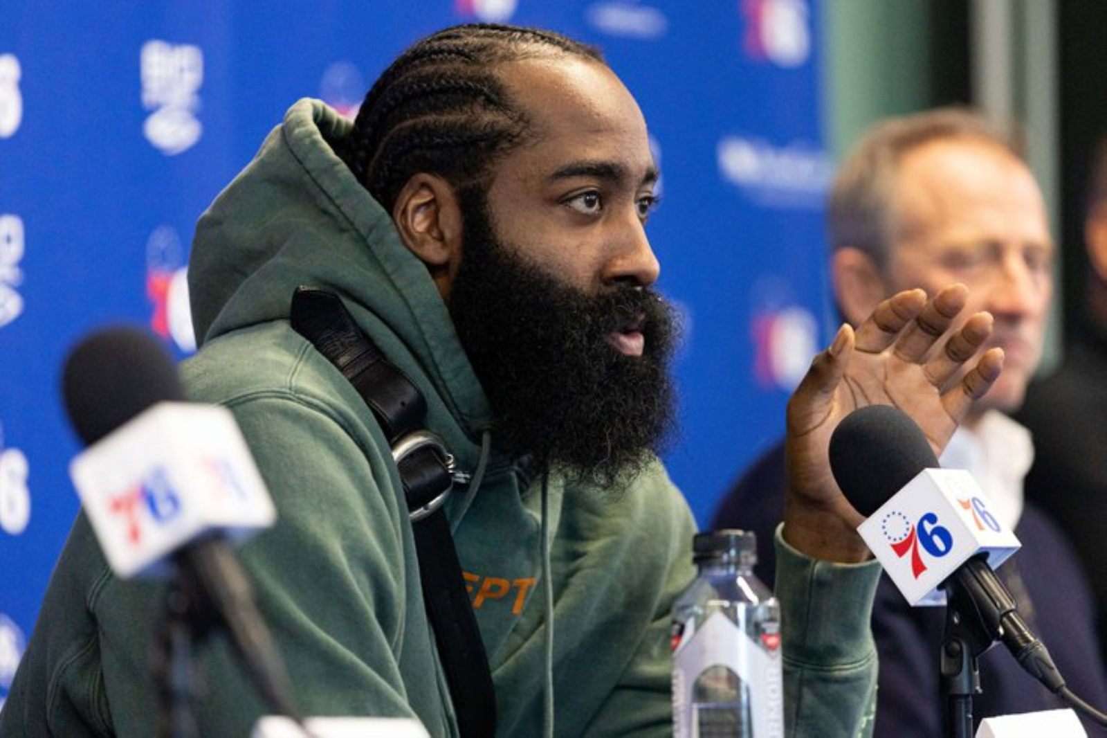 哈登豪言保证 不等了今年就要夺冠联手恩比德为76人赢数次冠军 哈登 恩比德 夺冠 新浪新闻