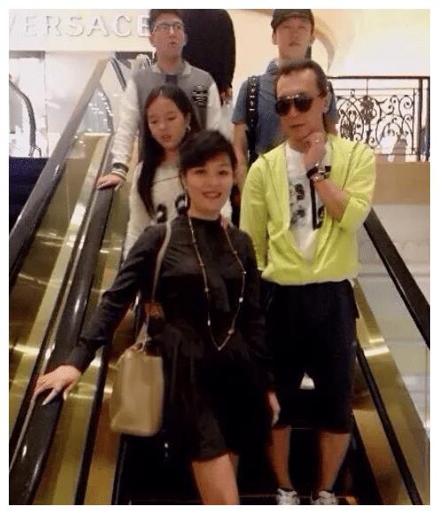 李咏离世4年,再看哈文的状况,才明白嫁给李咏是最好的选择休闲区蓝鸢梦想 - Www.slyday.coM 李咏离世4年,再看哈文的状况,才明白嫁给李咏是最好的选择休闲区蓝鸢梦想 - Www.slyday.coM