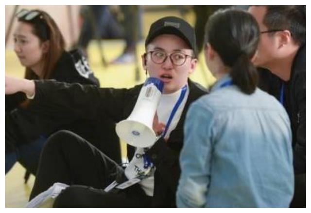 《奔跑吧》导演有多帅?生活照曝光颜值不输蔡徐坤,赶紧出道!