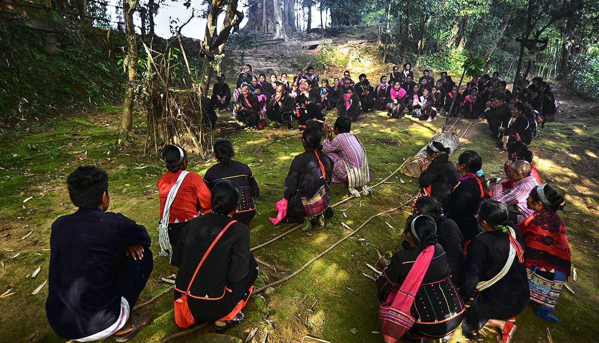 云南沧源翁丁大寨,原始拉木鼓祭祀仪式,祝祷平安康泰的佤族木鼓