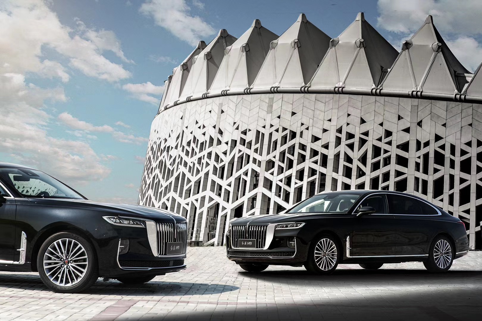 汽车看点 自媒体 正文8月23日,红旗品牌全新c 级豪华旗舰轿车h9正式