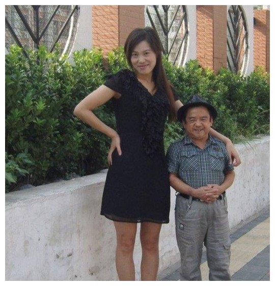 矮星陈三木,身高一米二八,北漂10多年,娶四任老婆最高1米8|三木|矮星