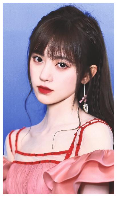 4000年美女鞠婧祎真的"换头"了吗?除整容之外,人家还有小心机